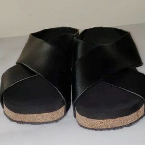 Volatile Women's Ablette Criss Cross Leather Sandal Sile
